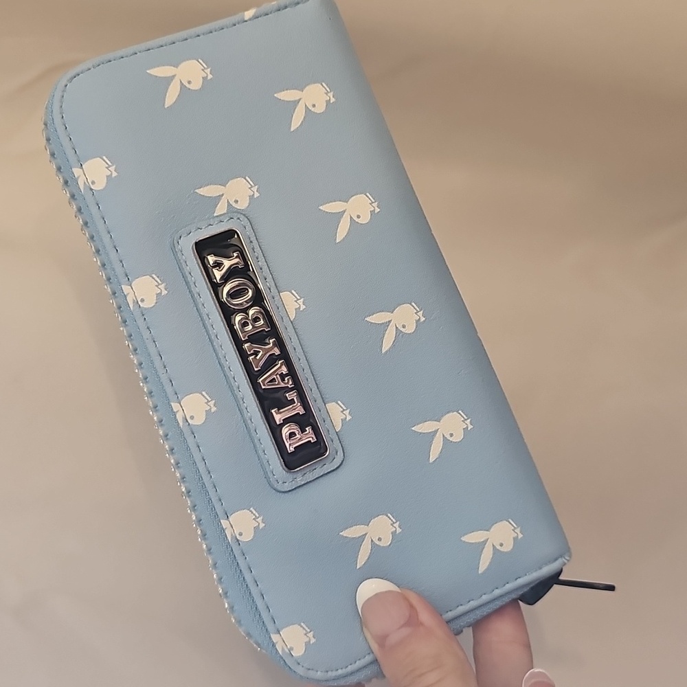 [Playboy] Baby Blue White Bunny Diamond Bling Zip Around Wallet